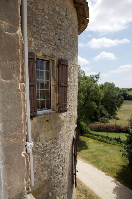 Chateau Barayre - Beautiful 12Th Century Castle With Pool And Large Garden Laussou Eksteriør billede