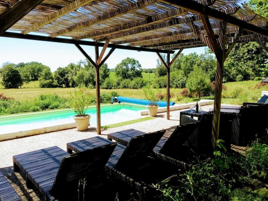Chateau Barayre - Beautiful 12Th Century Castle With Pool And Large Garden Laussou Eksteriør billede